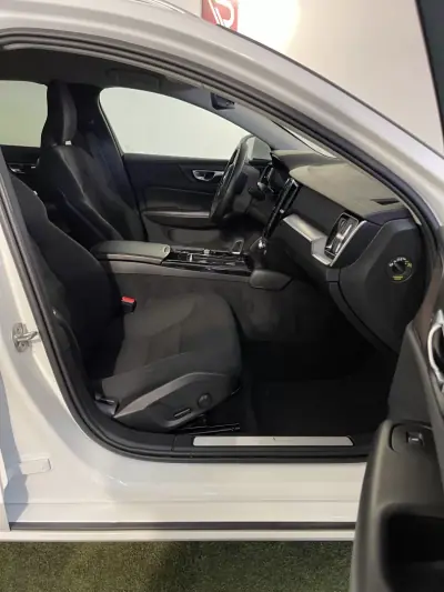 Volvo V60 2022 - 31900 EUR, 71000 km - AUTO.MOTO.pt - 71000km - foto 16 de 29