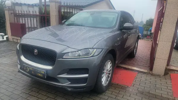 Jaguar F-Pace 2018 - 37990 EUR, 86000 km - AUTO.MOTO.pt - 86000km - foto 19 de 31