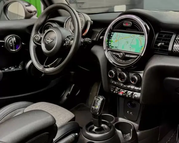 MINI 2018 - 23999 EUR, 154815 km - AUTO.MOTO.pt - 154815km - foto 29 de 35