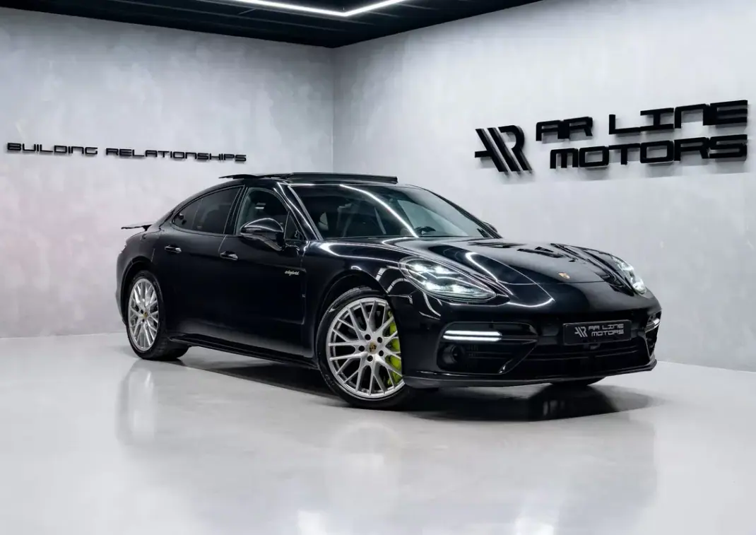 Porsche Panamera 2017 - 91950 EUR, 67458 km - AUTO.MOTO.pt - 67458km - foto 2 de 60