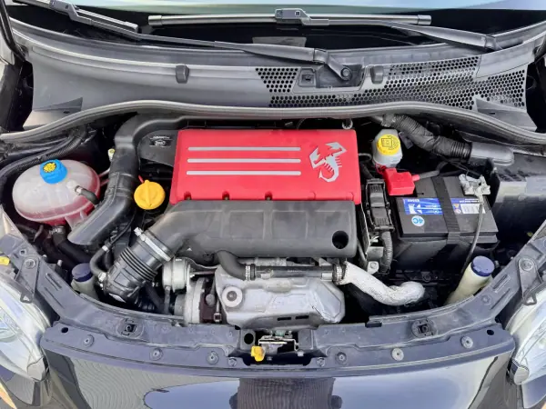 Abarth 595 2018 - 22500 EUR, 86000 km - AUTO.MOTO.pt - 86000km - foto 30 de 31