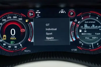 Aston Martin DBX 2020 - 149950 EUR, 55000 km - AUTO.MOTO.pt - 55000km - foto 35 de 53