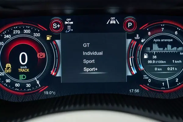 Aston Martin DBX 2020 - 149950 EUR, 55000 km - AUTO.MOTO.pt - 55000km - foto 35 de 53