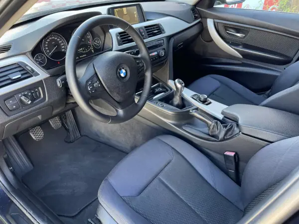 BMW 318 2014 - 14990 EUR, 224620 km - AUTO.MOTO.pt - 224620km - foto 10 de 18