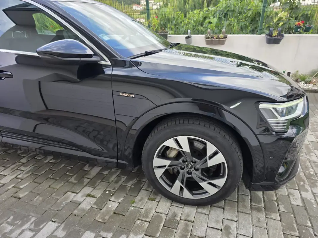 Audi e-tron 2022 - 31750 EUR, 115000 km - AUTO.MOTO.pt - 115000km - foto 22 de 73