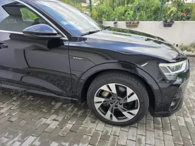 Audi e-tron 2022 - 31750 EUR, 115000 km - AUTO.MOTO.pt - 115000km - foto 22 de 73
