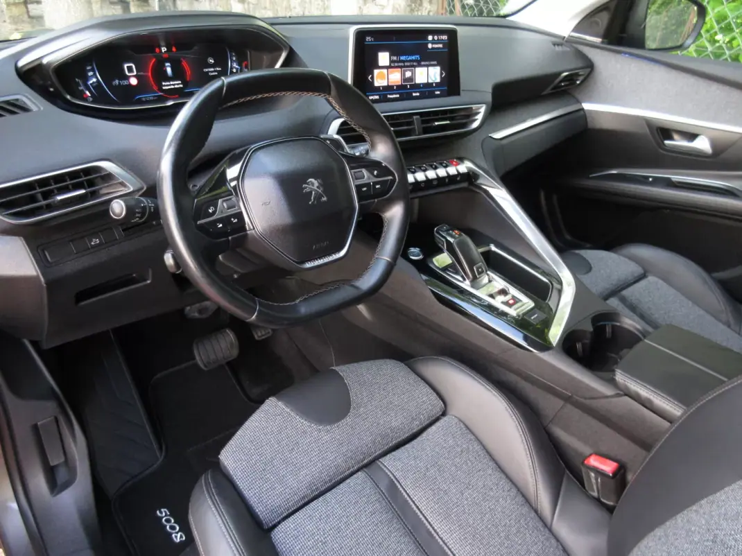 Peugeot 5008 2017 - 20490 EUR, 161000 km - AUTO.MOTO.pt - 161000km - foto 22 de 57