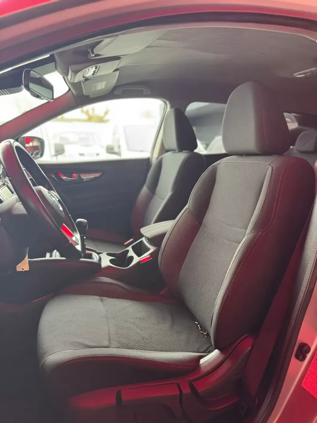 Nissan Qashqai 2018 - 18500 EUR, 118088 km - AUTO.MOTO.pt - 118088km - foto 5 de 16