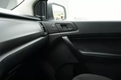 Ford Ranger 2023 - 29999 EUR, 48000 km - AUTO.MOTO.pt - 48000km - foto 16 de 25