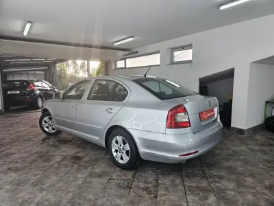 Skoda Octavia 2012 - 9350 EUR, 284108 km - AUTO.MOTO.pt - 284108km - foto 8 de 26