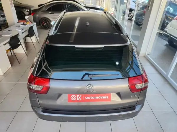 Citroën C5 Tourer 2017 - 9500 EUR, 248400 km - AUTO.MOTO.pt - 248400km - foto 10 de 38