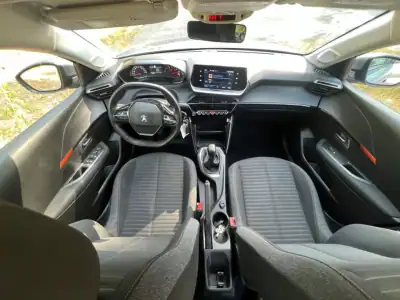 Peugeot 208 2021 - 13500 EUR, 110639 km - AUTO.MOTO.pt - 110639km - foto 12 de 24