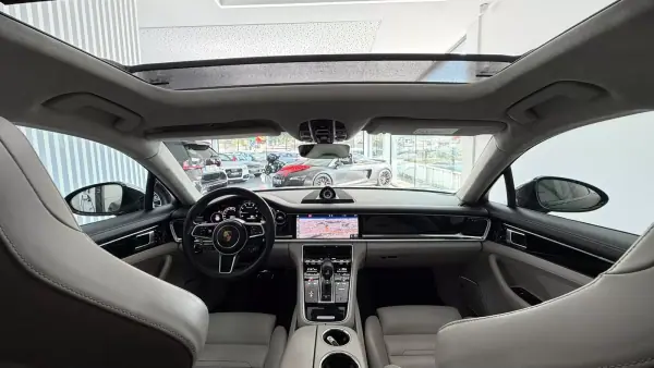 Porsche Panamera 2018 - 79990 EUR, 140973 km - AUTO.MOTO.pt - 140973km - foto 14 de 36
