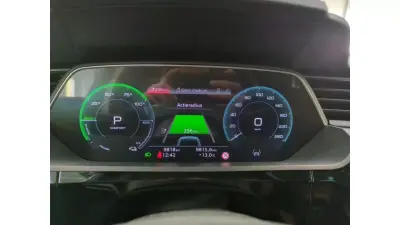 Audi Q8 e-Tron 2023 - 55000 EUR, 9800 km - AUTO.MOTO.pt - 9800km - foto 8 de 14