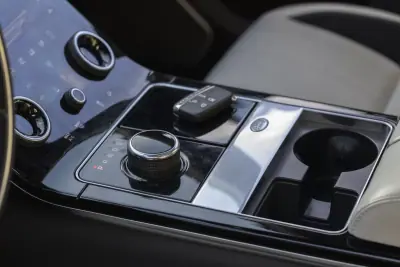 Land Rover Range Rover Velar 2017 - 39900 EUR, 175180 km - AUTO.MOTO.pt - 175180km - foto 21 de 36