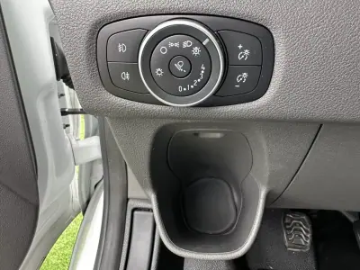 Ford Transit 2020 - 16900 EUR, 200000 km - AUTO.MOTO.pt - 200000km - foto 20 de 37