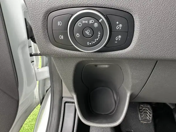 Ford Transit 2020 - 16900 EUR, 200000 km - AUTO.MOTO.pt - 200000km - foto 20 de 37