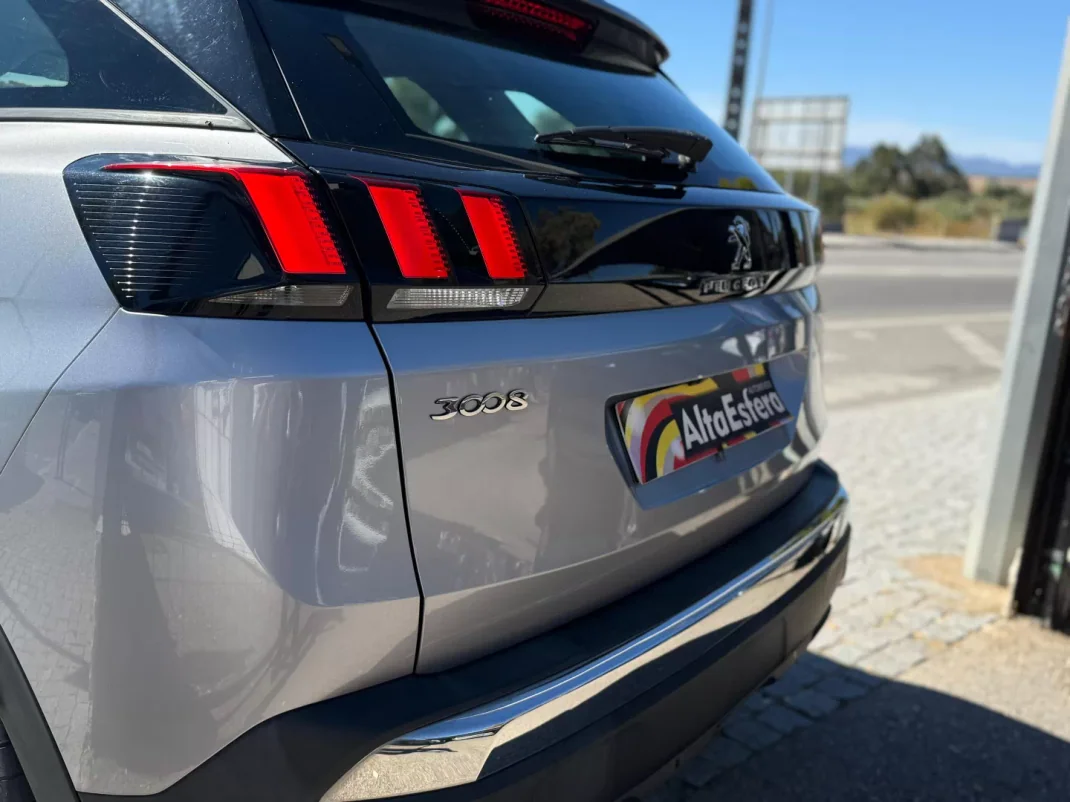 Peugeot 3008 2018 - 18900 EUR, 104582 km - AUTO.MOTO.pt - 104582km - foto 5 de 33