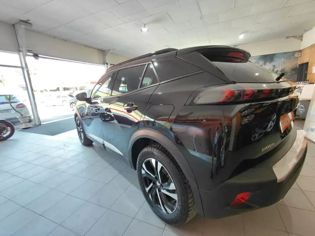 Peugeot 2008 2021 - 15900 EUR, 98000 km - 98000km - foto 5 de 23