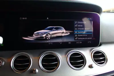 Mercedes-Benz E 300 2019 - 23900 EUR, 178524 km - AUTO.MOTO.pt - 178524km - foto 31 de 34
