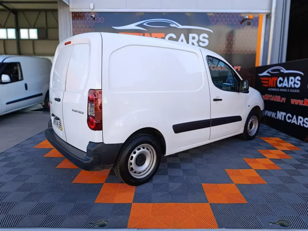 Peugeot Partner 2018 - 10900 EUR, 42380 km - 42380km - foto 2 de 12