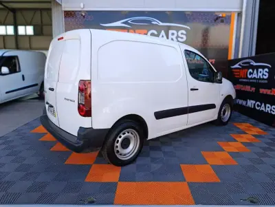Peugeot Partner 2018 - 10900 EUR, 42380 km - 42380km - foto 2 de 12