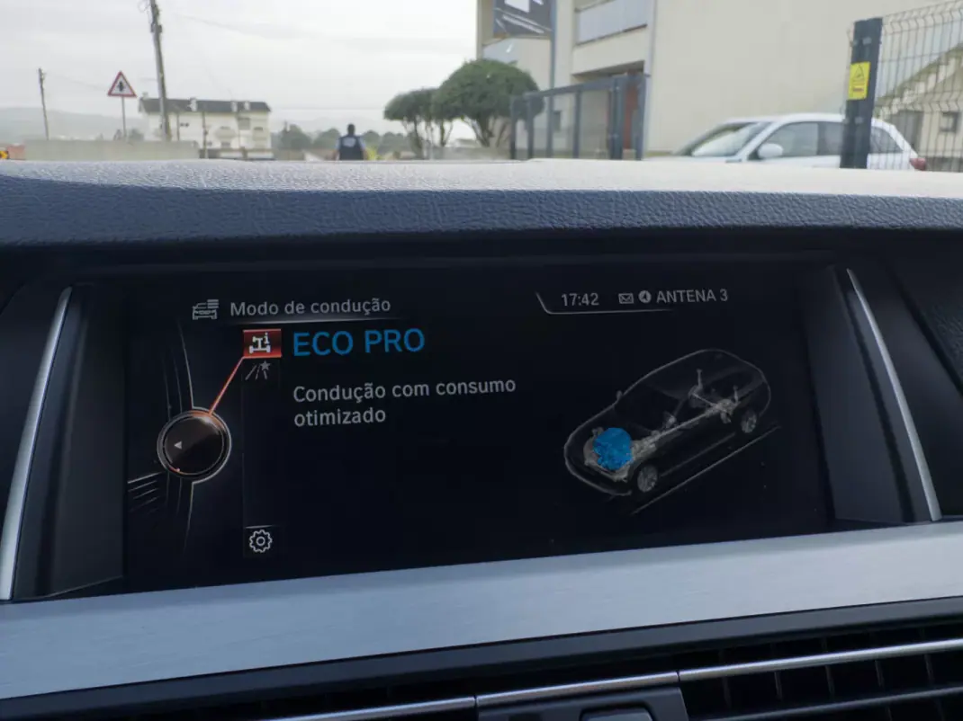 BMW 520 2015 - 17990 EUR, 198000 km - AUTO.MOTO.pt - 198000km - foto 36 de 45