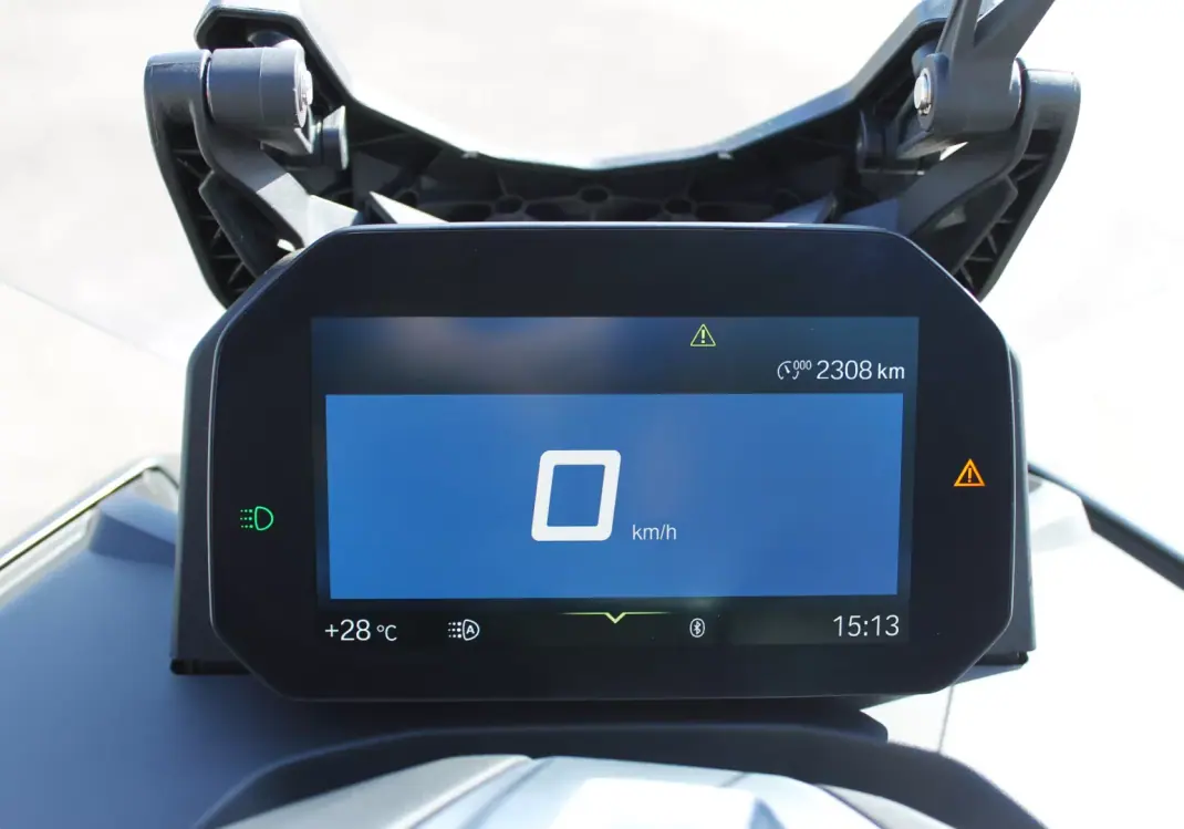 BMW C 440 GT 2025 - 9250 EUR, 2300 km - AUTO.MOTO.pt - 2300km - foto 24 de 28