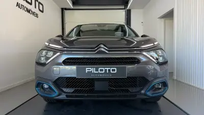 Citroën e-C4 X 2023 — foto 3 de 35
