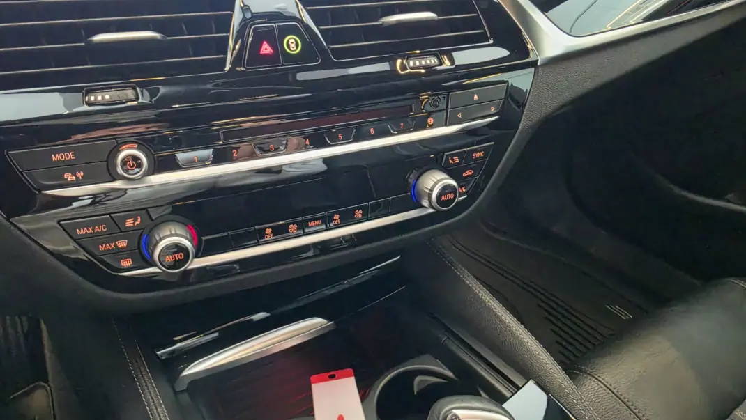 BMW 530 2017 - 21900 EUR, 230206 km - AUTO.MOTO.pt - 230206km - foto 42 de 58