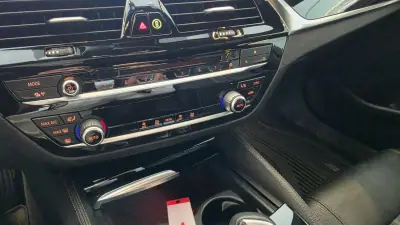 BMW 530 2017 - 21900 EUR, 230206 km - AUTO.MOTO.pt - 230206km - foto 42 de 58