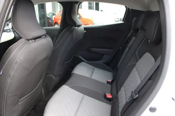 Renault Clio 2020 - 13400 EUR, 95969 km - AUTO.MOTO.pt - 95969km - foto 18 de 27