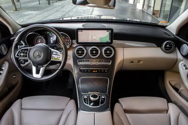 Mercedes-Benz C 300 2020 - 23990 EUR, 147104 km - AUTO.MOTO.pt - 147104km - foto 33 de 40