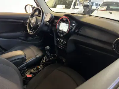 MINI 5 Portas 2016 - 13990 EUR, 95000 km - AUTO.MOTO.pt - 95000km - foto 6 de 41