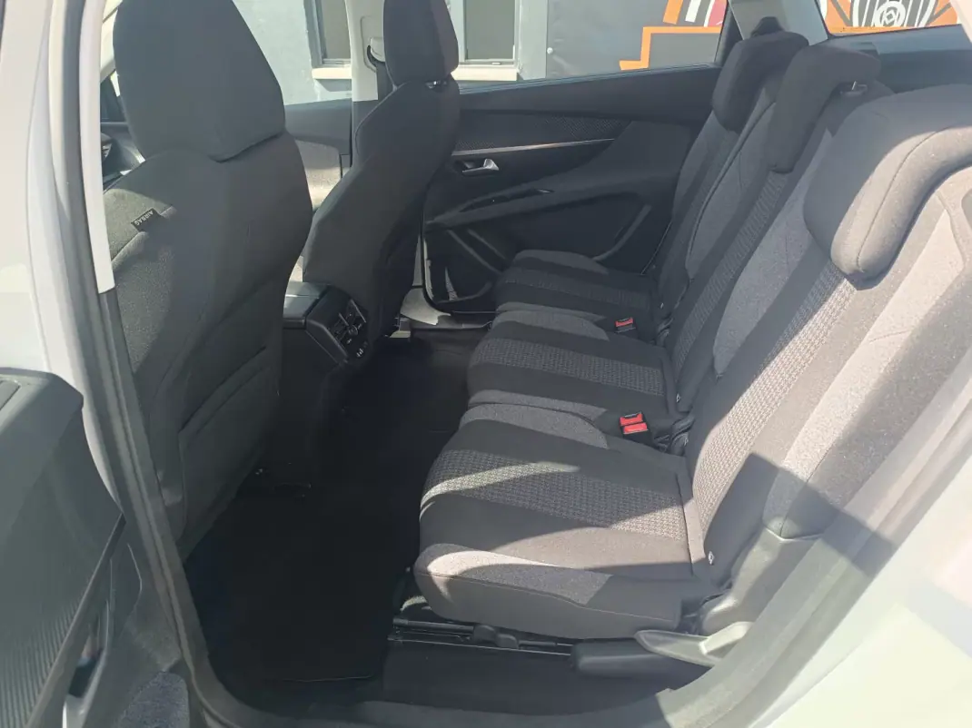 Peugeot 5008 2019 - 14900 EUR, 203649 km - AUTO.MOTO.pt - 203649km - foto 15 de 34