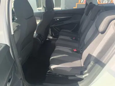 Peugeot 5008 2019 - 14900 EUR, 203649 km - AUTO.MOTO.pt - 203649km - foto 15 de 34