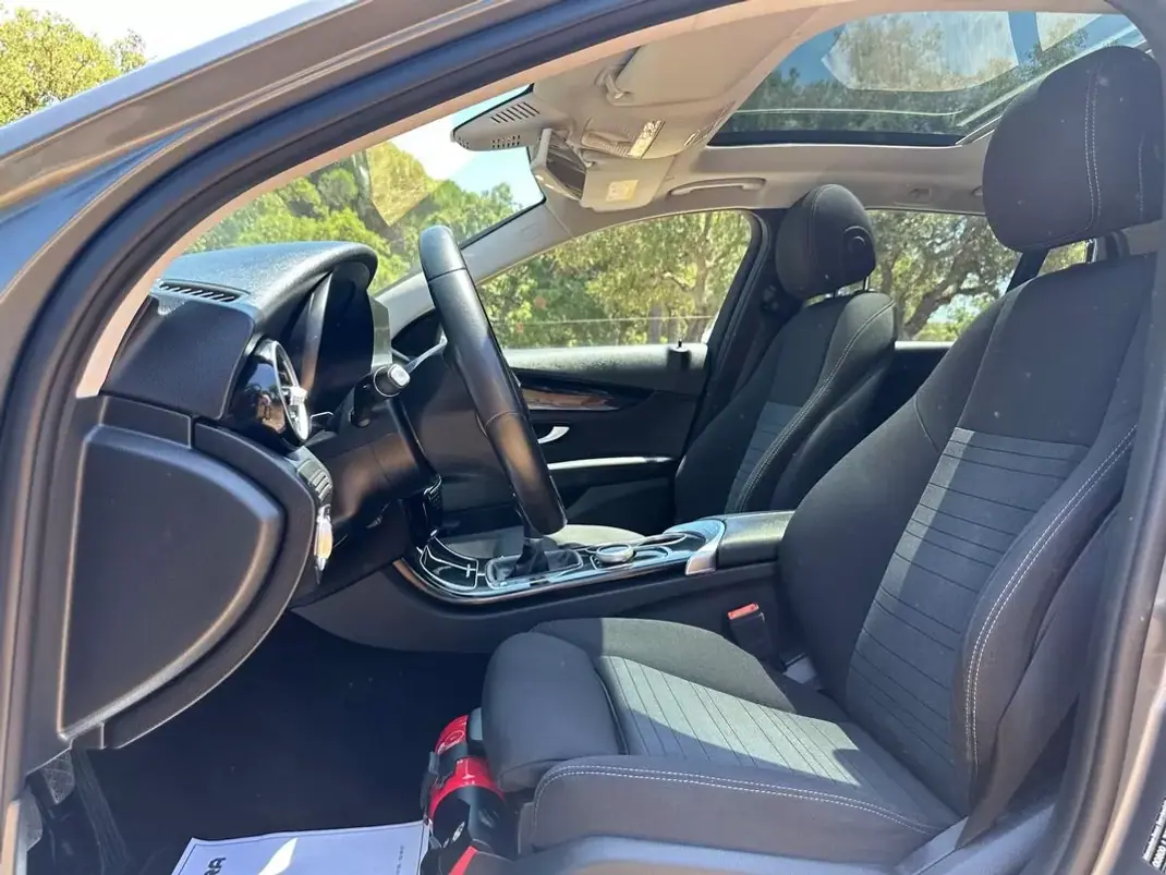 Mercedes-Benz C 200 2019 - 18950 EUR, 152000 km - 152000km - foto 6 de 11