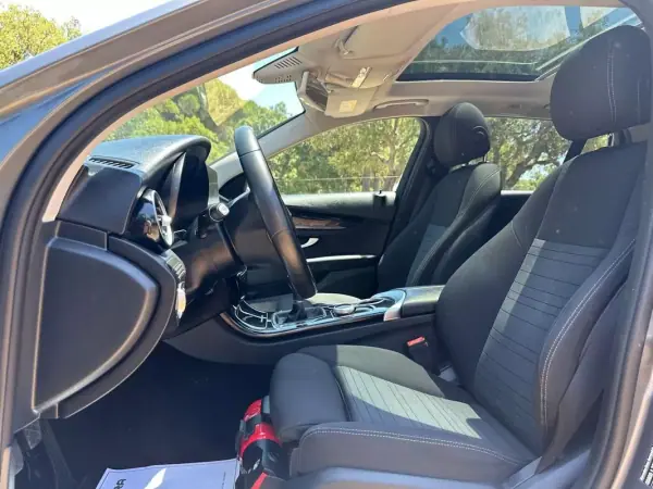 Mercedes-Benz C 200 2019 - 18950 EUR, 152000 km - AUTO.MOTO.pt - 152000km - foto 6 de 11