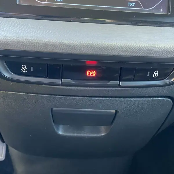 Citroën C4 Picasso 2016 - 13990 EUR, 168400 km - AUTO.MOTO.pt - 168400km - foto 19 de 28