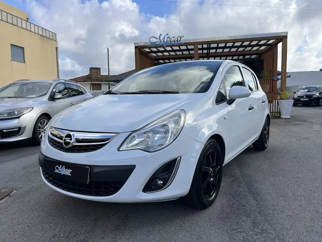 Opel Corsa 2011 - 6450 EUR, 117000 km - AUTO.MOTO.pt - 117000km - foto 1 de 50