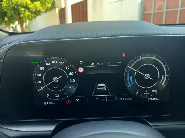 Kia e-Niro 2024 - 27990 EUR, 77660 km - AUTO.MOTO.pt - 77660km - foto 15 de 19