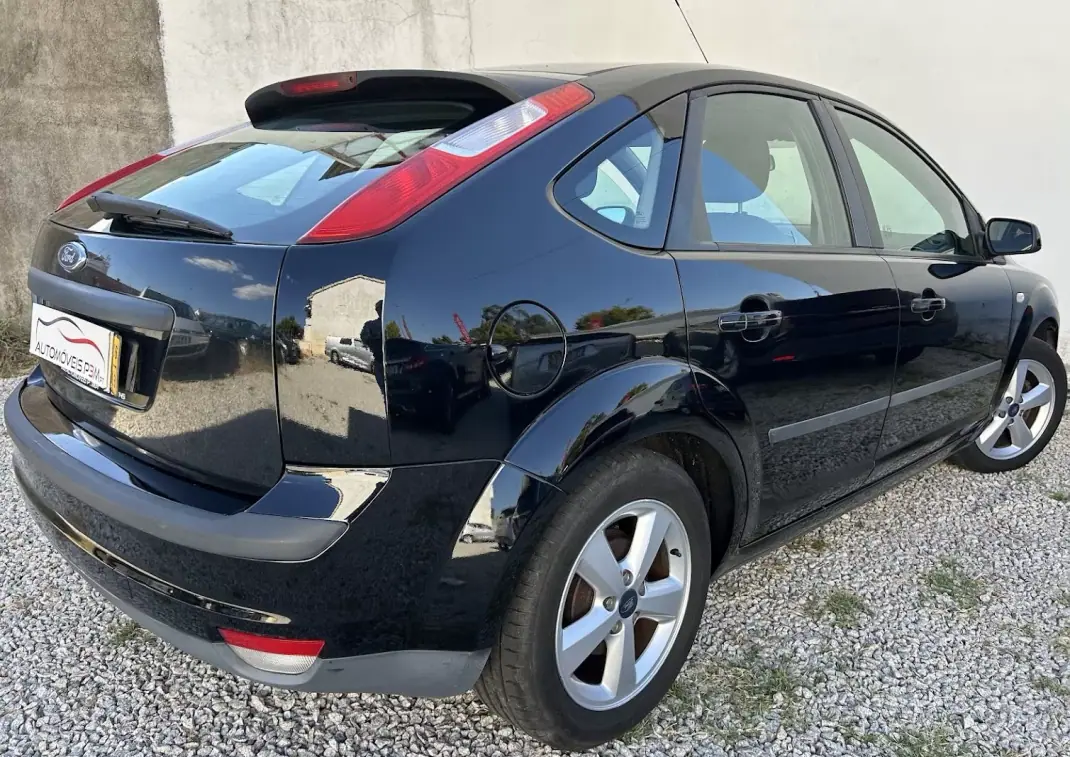 Ford Focus 2006 - 5500 EUR, 179978 km - AUTO.MOTO.pt - 179978km - foto 4 de 15