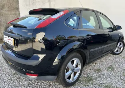 Ford Focus 2006 - 5500 EUR, 179978 km - AUTO.MOTO.pt - 179978km - foto 4 de 15