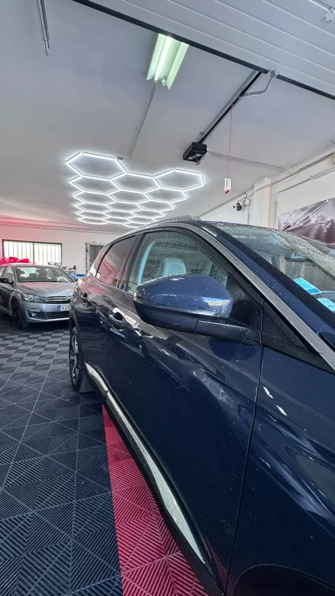 Peugeot 3008 2018 - 18900 EUR, 115000 km - AUTO.MOTO.pt - 115000km - foto 28 de 46