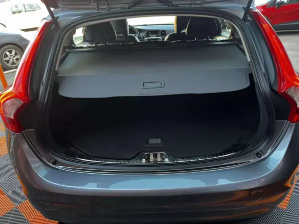 Volvo V60 2015 - 7900 EUR, 318884 km - AUTO.MOTO.pt - 318884km - foto 16 de 16