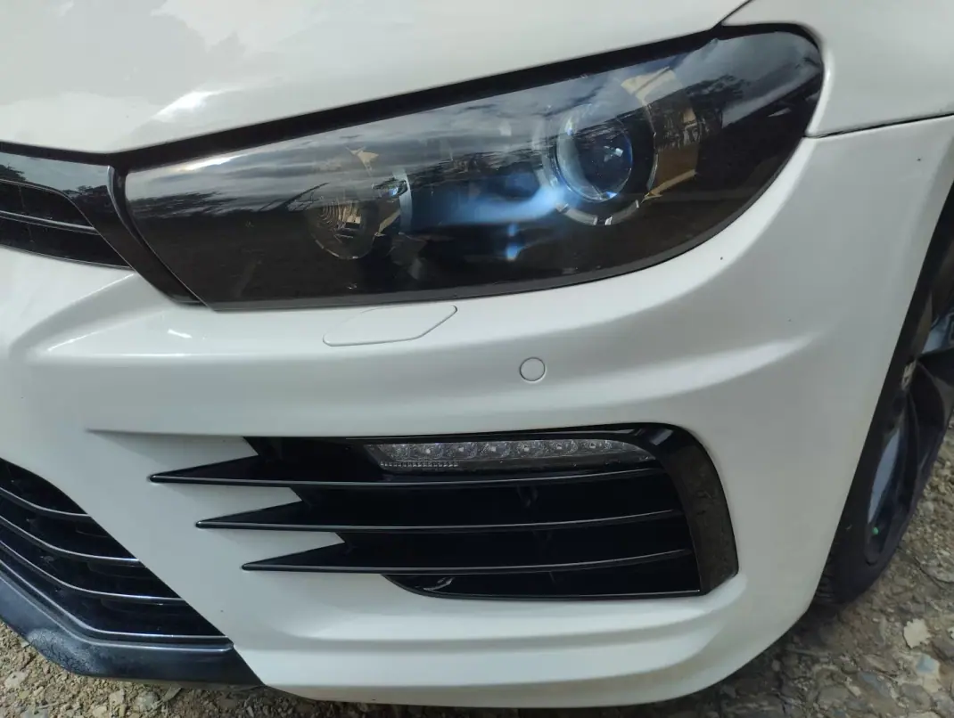 Volkswagen Scirocco 2011 - 10000 EUR, 215000 km - AUTO.MOTO.pt - 215000km - foto 9 de 30