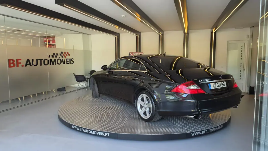 Mercedes-Benz CLS 320 2008 - 12900 EUR, 314479 km - 314479km - foto 3 de 60