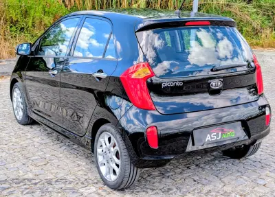 Kia Picanto 2011 - 5250 EUR, 124499 km - AUTO.MOTO.pt - 124499km - foto 6 de 21