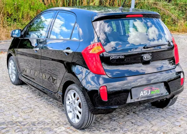 Kia Picanto 2011 - 5250 EUR, 124499 km - AUTO.MOTO.pt - 124499km - foto 6 de 21