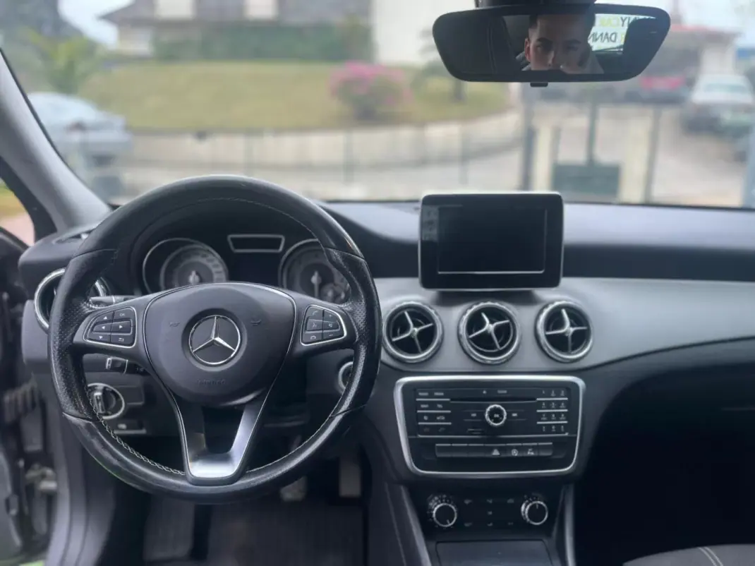 Mercedes-Benz GLA 180 2017 - 18990 EUR, 151000 km - AUTO.MOTO.pt - 151000km - foto 12 de 13